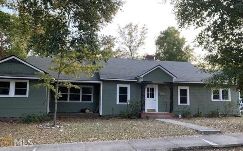 106 East Jones Ave. Statesboro, GA 30458 (4 Bed/ 2 Bath) AUGUST RENTAL