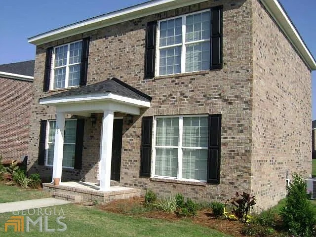 211 Herschel Dr. Statesboro, GA 30458 (4 Bed/ 4 Bath) AUGUST RENTAL