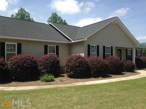 145 Thomkin Dr. Statesboro, GA 30458 (4 Bed/ 4 Bath) AUGUST RENTAL