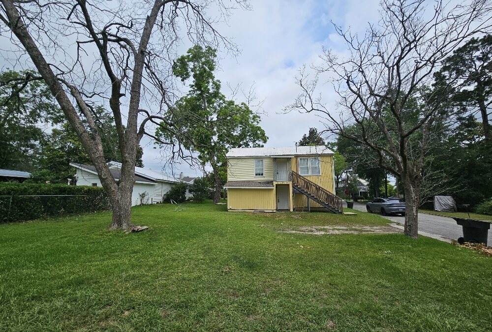 211 Oak St. Apt. 1 Statesboro, GA 30458 (1 Bed/ 1 Bath) JUNE RENTAL!